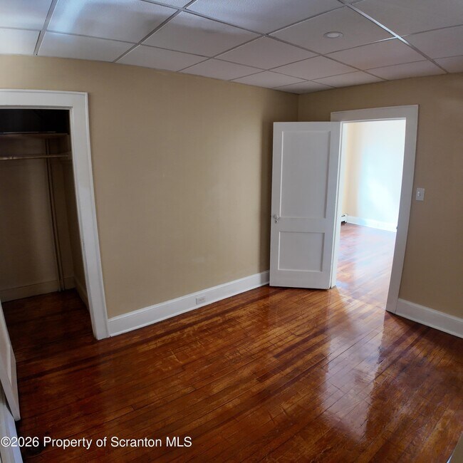 Building Photo - 128 Main St