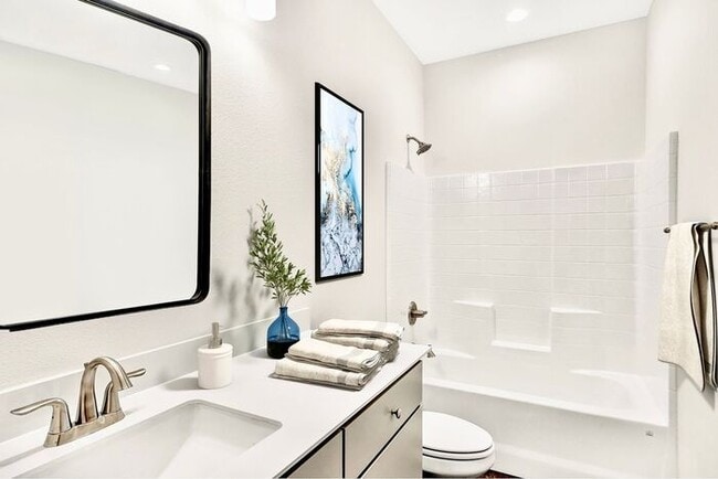 Building Photo - 1/2 Off Your First Full Months Rent - VACANT UNITS ONLY Luxury 3 Bedroom 2.5 Bath Townhome in Bul...