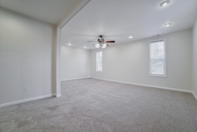 Building Photo - 398 Shady Brook Dr