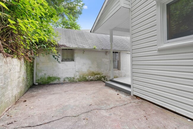Building Photo - Charming 2 bedroom home in Turtle Creek av...