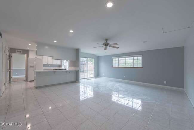 Building Photo - 5848 Lake Lindero Dr