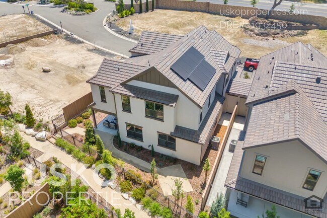 Building Photo - 7095 Soleil Wy
