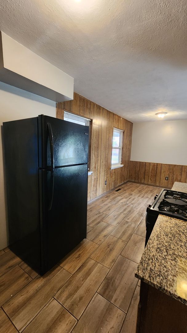 Building Photo - 4 Bed 2 Bath Home with Covered Carport in Bethany