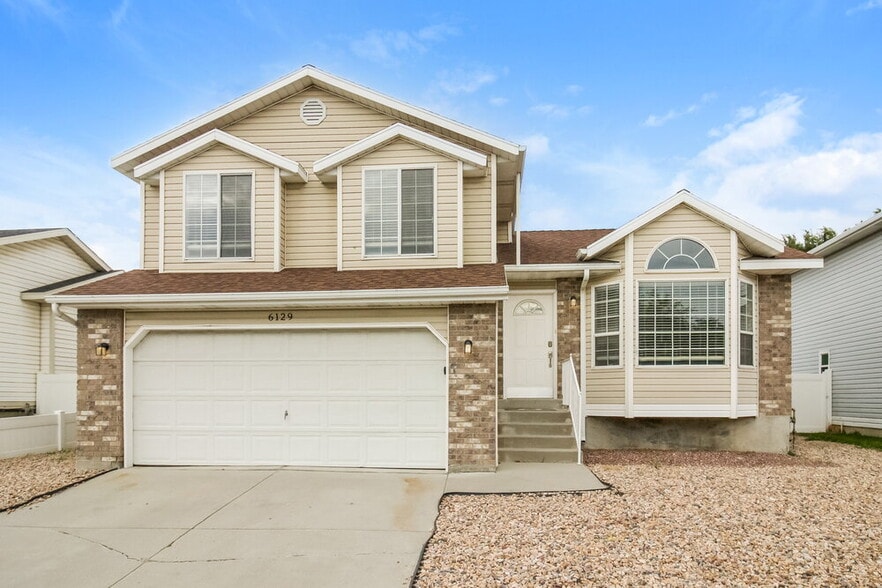 Primary Photo - 6129 Crystal River Dr