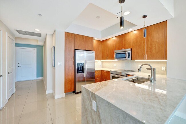 Building Photo - 315 NE 3rd Ave