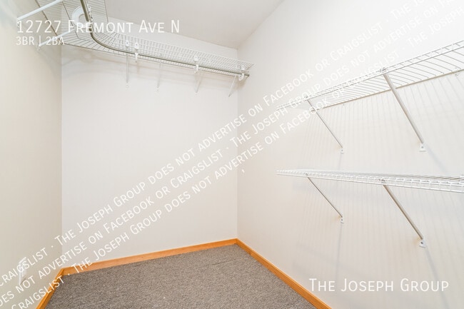 Building Photo - 12727 Fremont Ave N