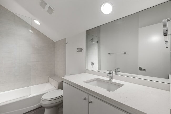 Building Photo - 3526 Asbury St