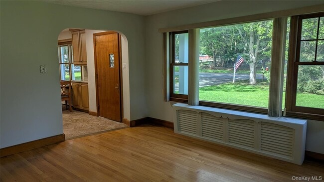 Building Photo - 362 Strawtown Rd