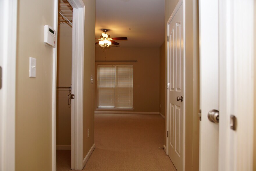 Building Photo - 1260 Duncan Gardens Dr