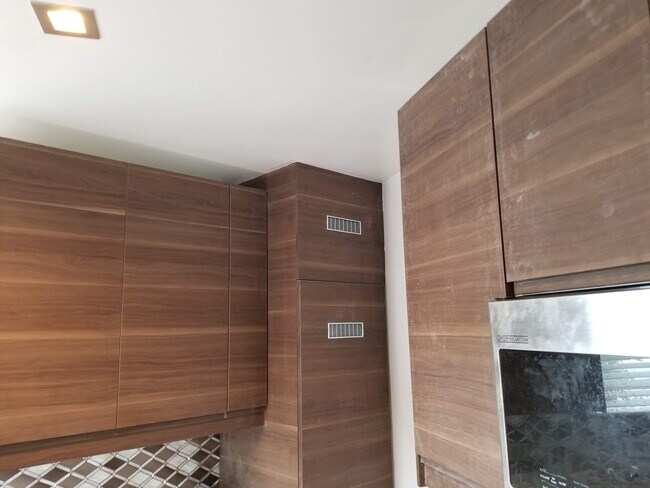 custom kitchen cabinets - 10880 National Blvd