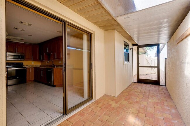Building Photo - 49 Sandstone Cir