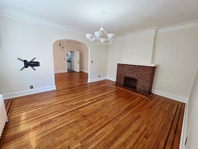 Building Photo - Charming Brick Home In Cliffside Park - No...