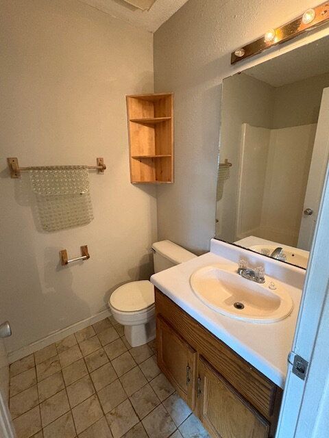 Building Photo - 2700 Thackery Rd