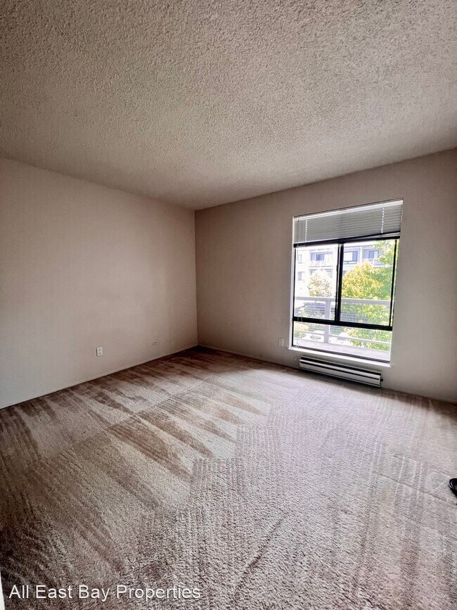 Building Photo - 1 br, 1 bath House - 7 Commodore Dr. #363