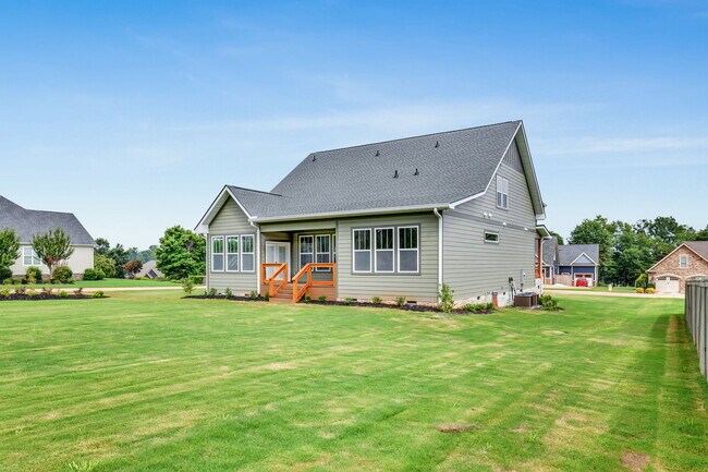 Building Photo - 117 Carshalton Dr