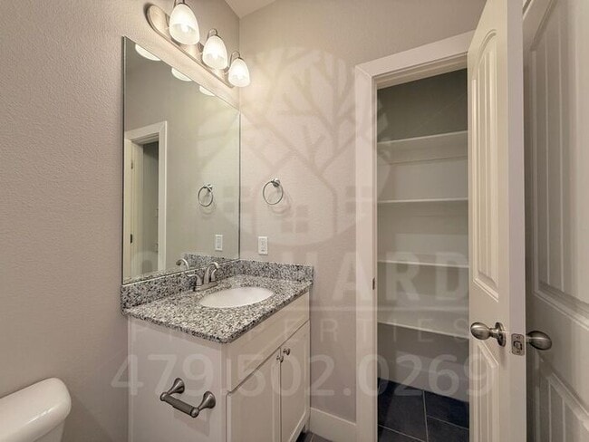 Building Photo - Single-Family Home- Stunning Applewood Plan