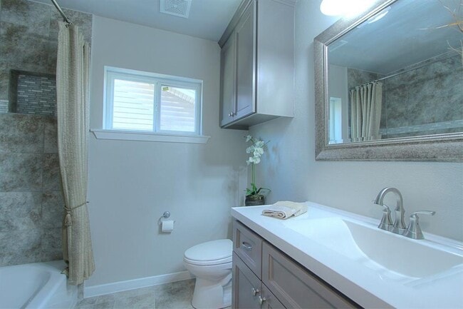 Building Photo - 5611 Arboles Dr