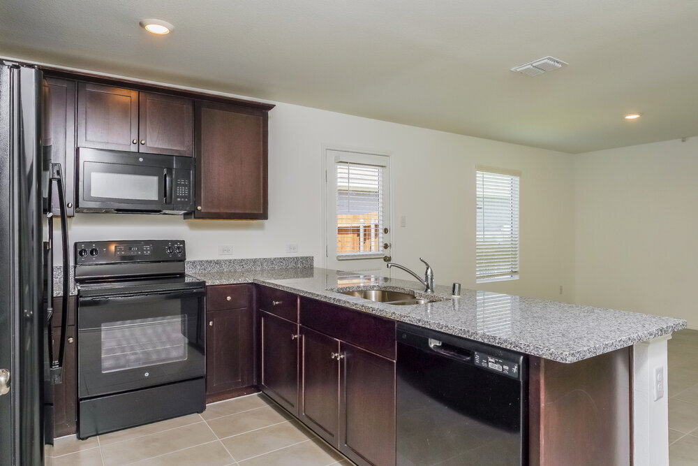 Building Photo - 5942 Wedgemere Dr