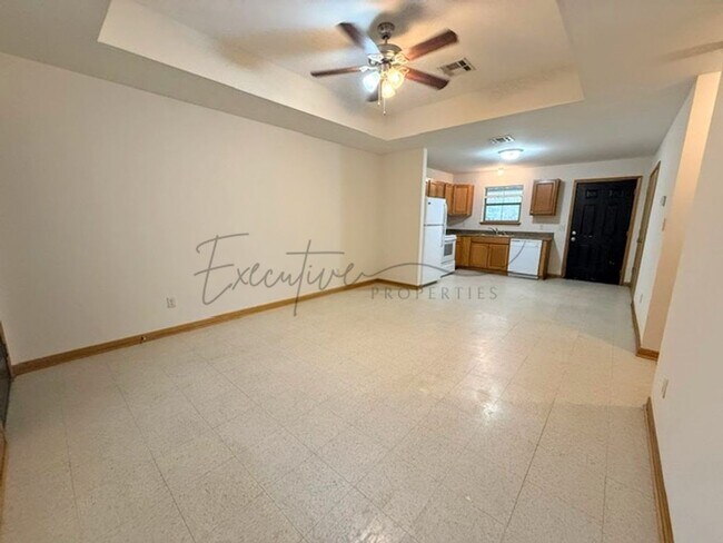 Building Photo - 2528 Crockett St