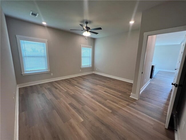 Building Photo - 7301 SW Basswood Ave