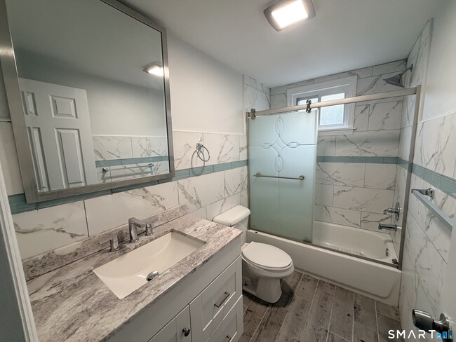 Building Photo - 1769 Park Ave