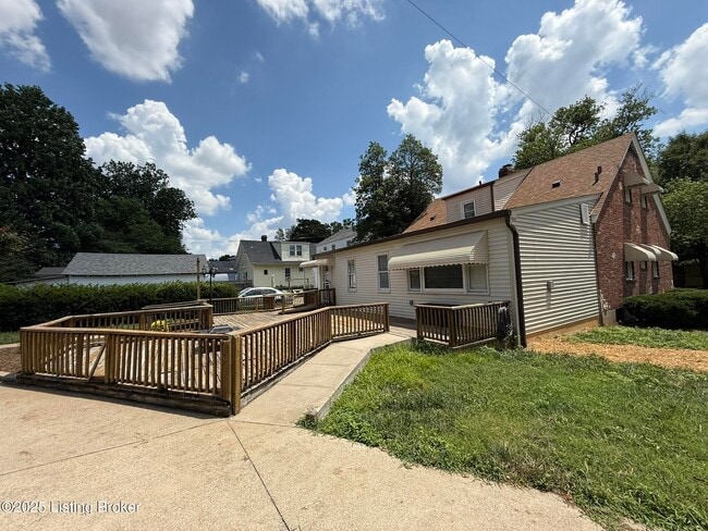Building Photo - 2401 Hawthorne Ave