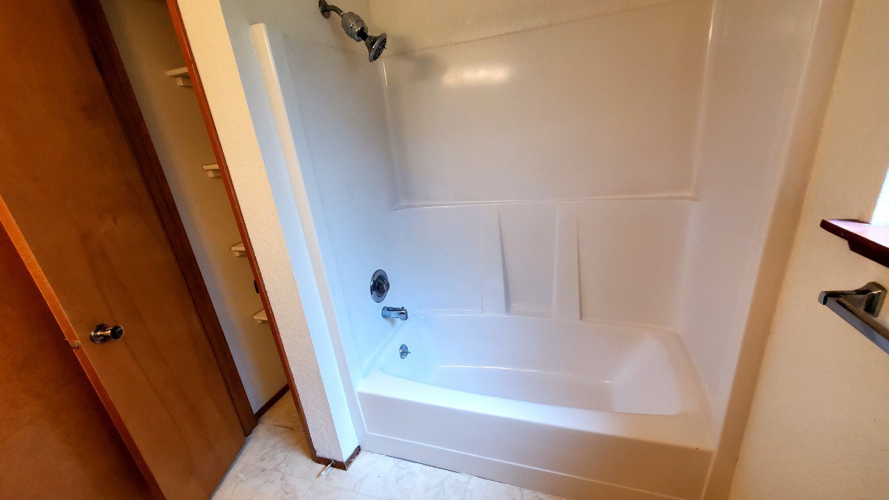 Building Photo - 821 Kaiser Rd NW