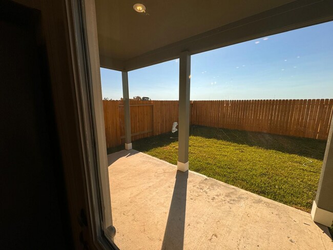 Building Photo - 8051 Cypress Bonsai Dr