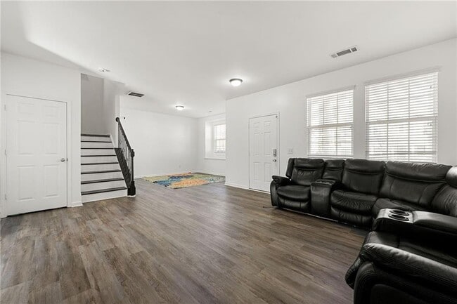 Building Photo - 1183 Lanier Springs Dr NE