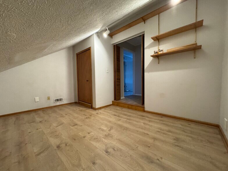 Building Photo - 7360 Trailside Dr