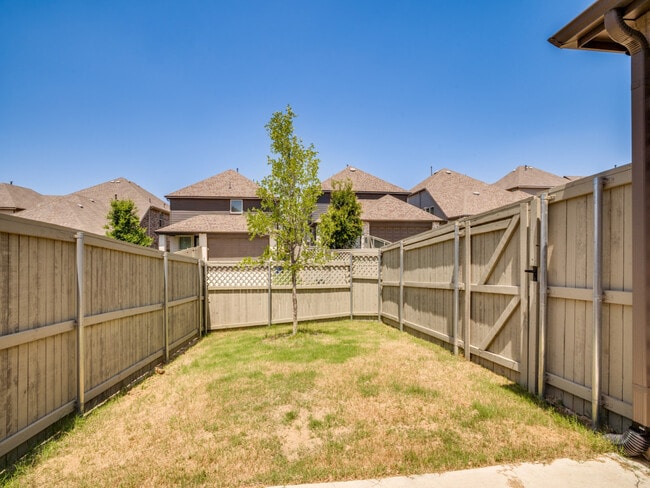 Building Photo - 2336 Norma Ln