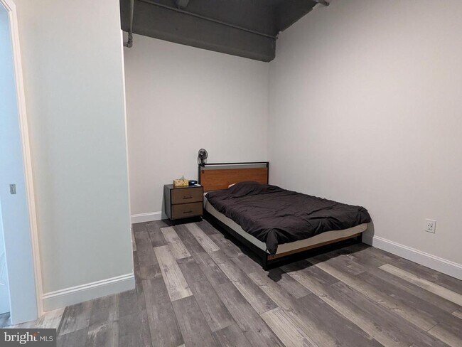 Building Photo - 511 N Broad St