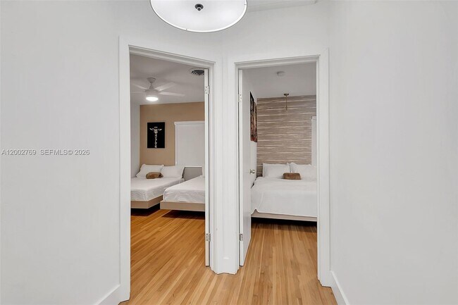 Building Photo - 301 SW 30th Ct