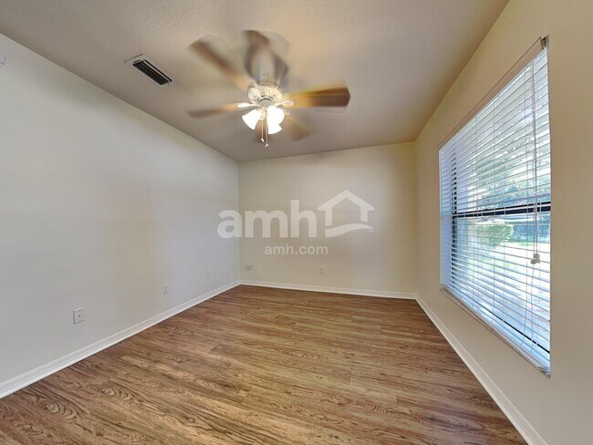 Building Photo - 234 Bryan Oak Ave