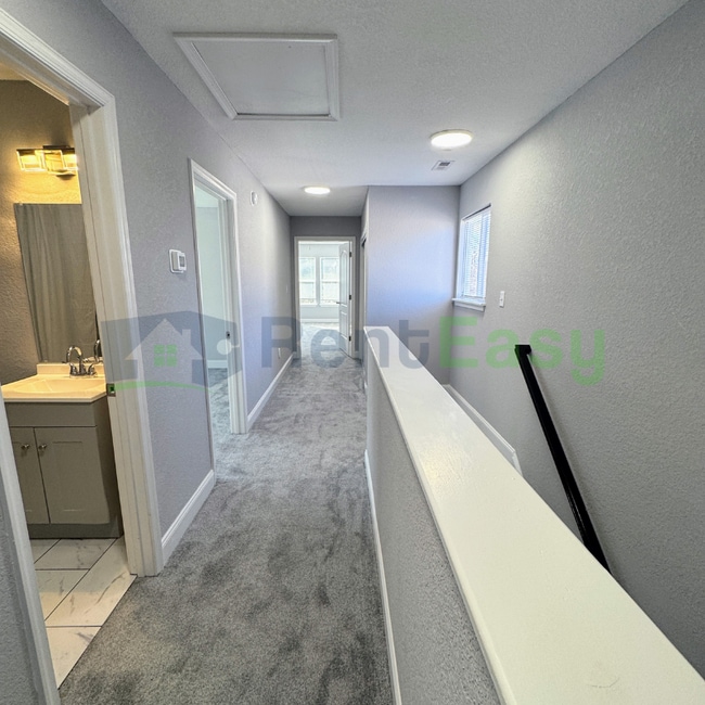 Building Photo - 511 Mason Ave