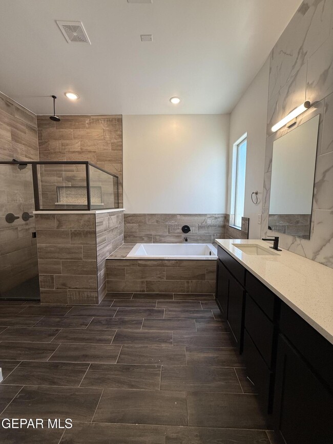 Building Photo - 13389 Carterton Ave