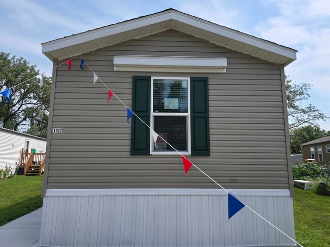 Building Photo - 1312 W Harbour Blvd