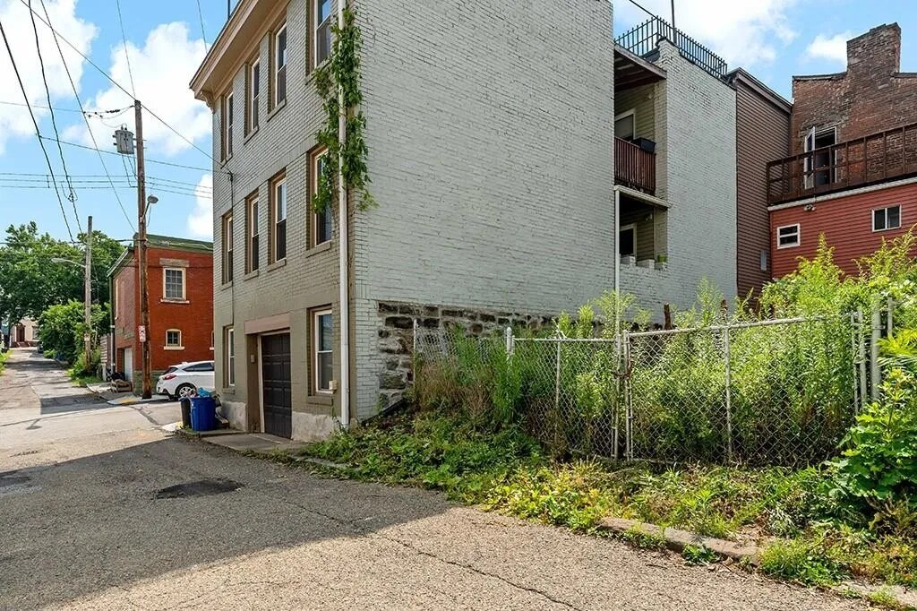 250 36th Duplex (Featuring Exterior Balconies) - 250 36th St