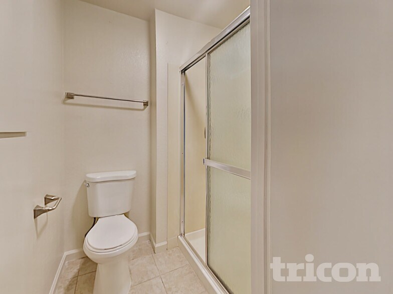 Building Photo - 1971 Inglis Way