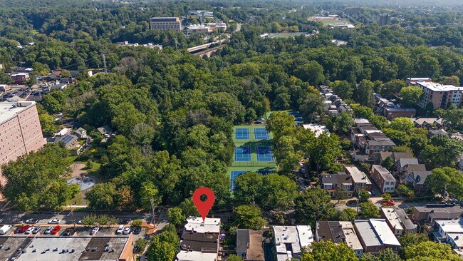 Building Photo - 1516 N Clayton St