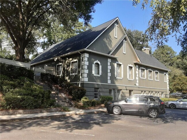 Building Photo - 6900 Roswell Rd