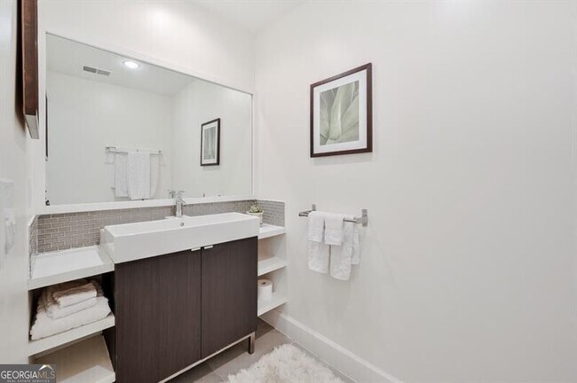 Building Photo - 625 Idlewood Dr NW