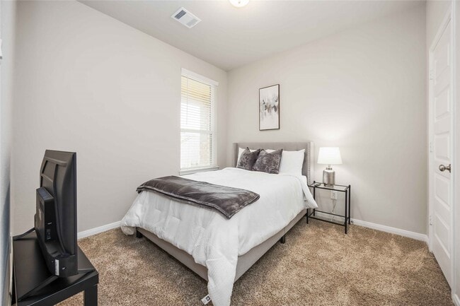 Building Photo - 7047 Silverleaf Oak St