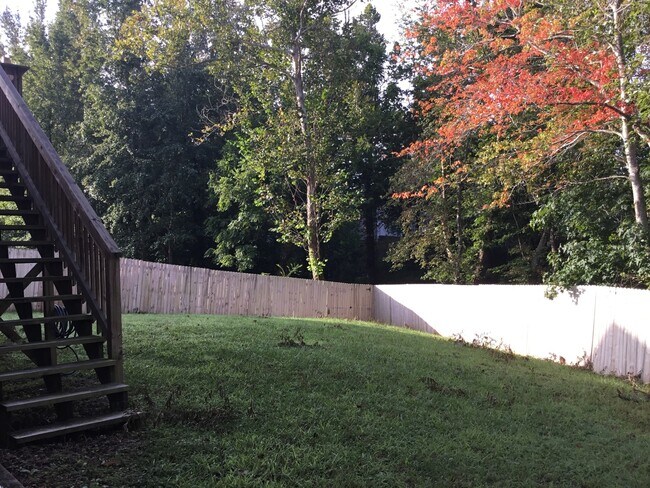 Building Photo - 3 Bedroom 2 1/2 Bath Pet Friendly Home For Rent!