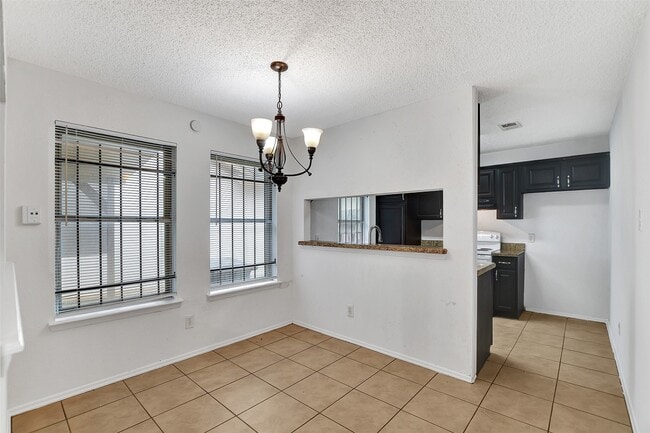 Building Photo - 17807 Glenmark Dr