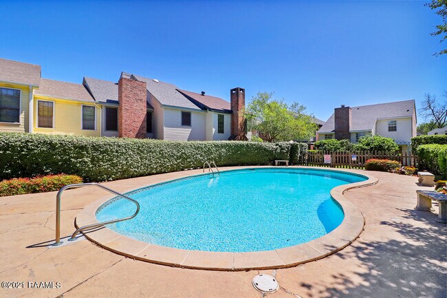 Building Photo - 145 Ambiance Cir
