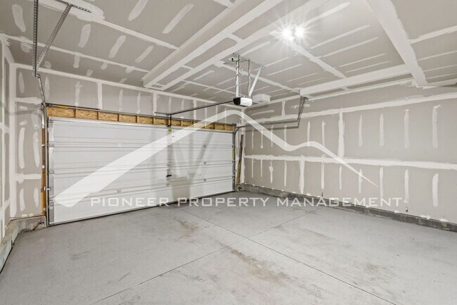 Building Photo - 6684 Thicket Pass Ln