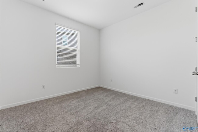 Building Photo - 104 Cavern Ct