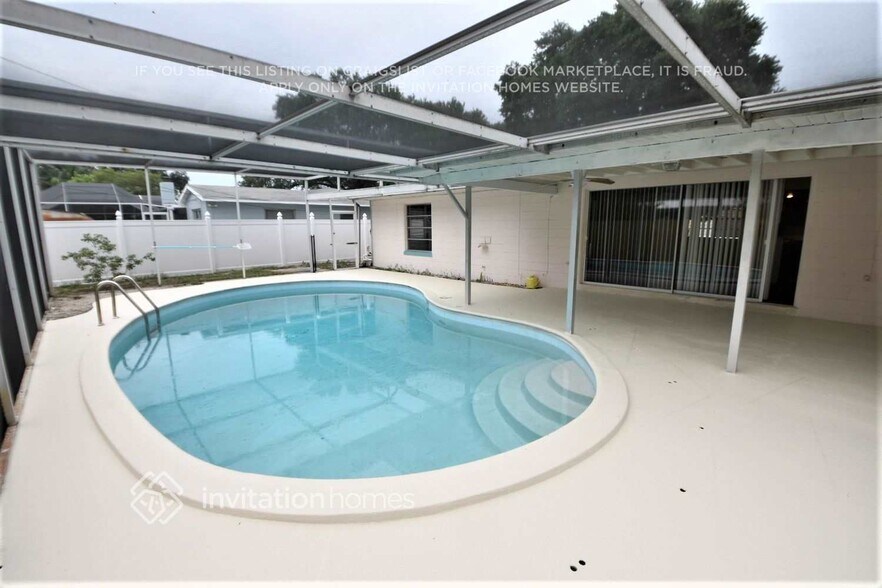 Building Photo - 2324 61st Way N