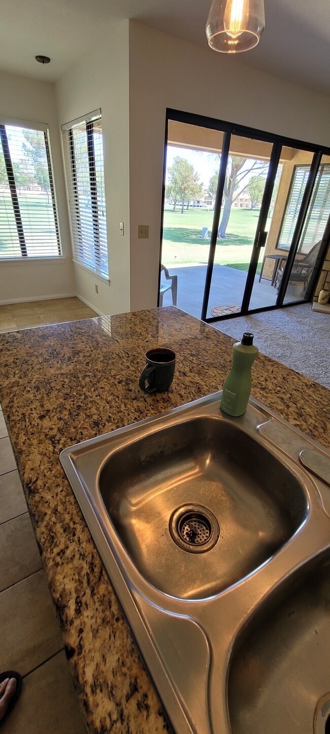 Building Photo - 27535 Lakeview Dr